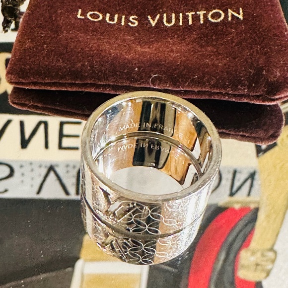 🔥 LOUIS VUITTON RING MONOGRAM Size 10 w/Dust Bag - Picture 8 of 15